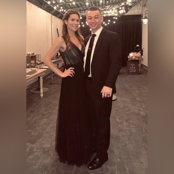 Badgley Mischka
Black Pleated Gown size 6 - Picture 5 of 12